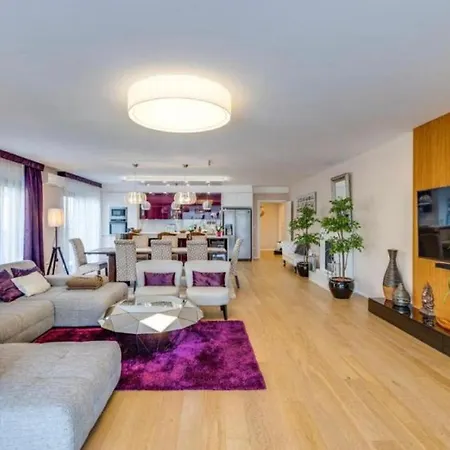 Apartment Bella With Pool *